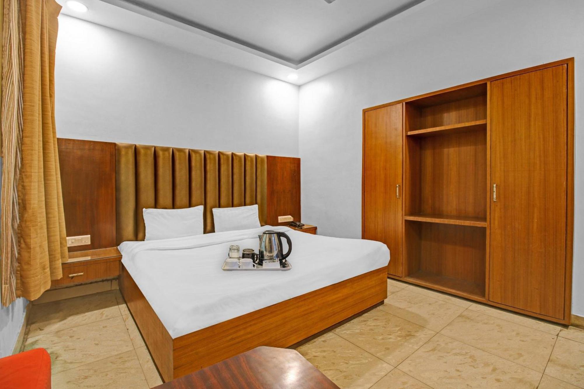 Hotel Collection O Surya Bhópál Exteriér fotografie
