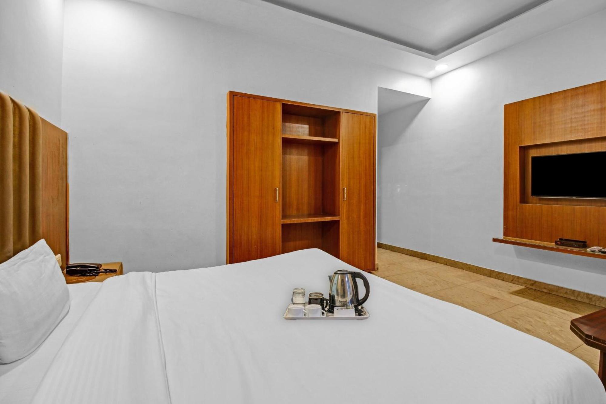 Hotel Collection O Surya Bhópál Exteriér fotografie